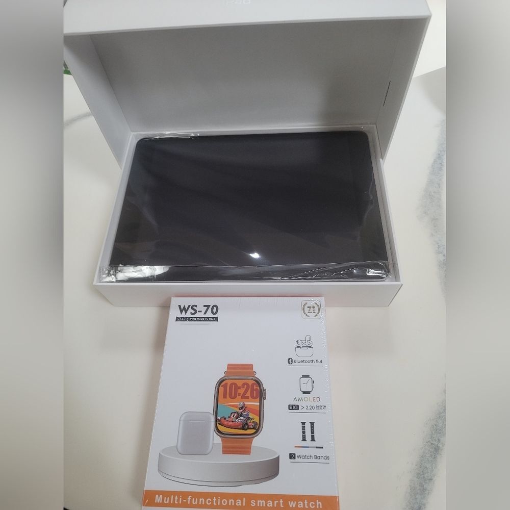 I PAD 5 bundle with Smart Watch Earbuds And 2 Bands